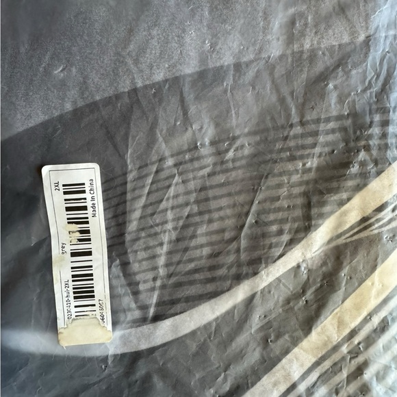 New!! Plus Size Black and White Tank - Picture 4 of 4